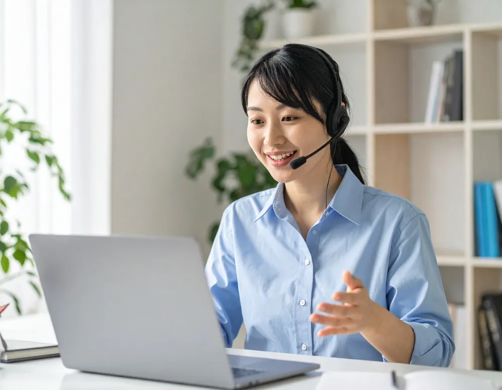 Japonin(JOI) teacher conducting an online JLPT N2 preparation lesson